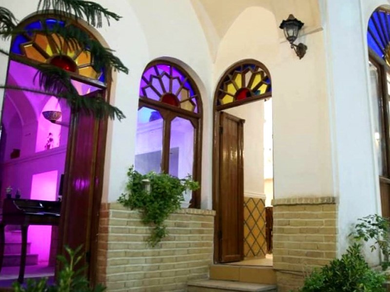 رستوران کهن دژ سمنان